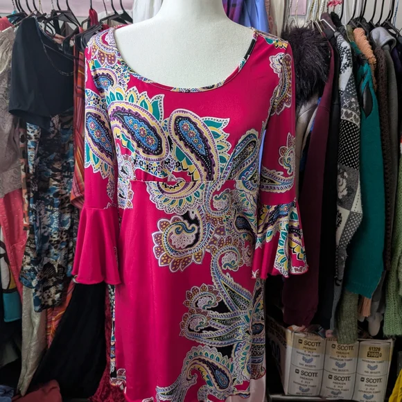 *Sold*Paisley Print Pink Women's Mod Style Dress - Picture 2 of 4